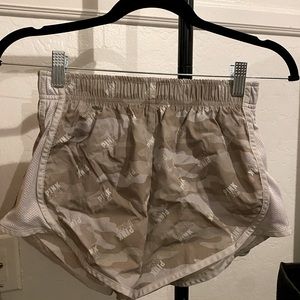VS PINK RUNNING SHORT